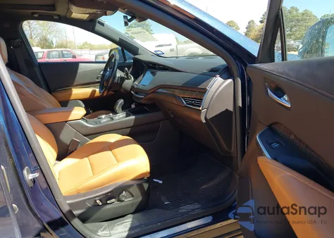 2019 Cadillac Xt4 Premium Luxury z USA, uszkodzony, nr VIN 1GYFZCR47KF109394